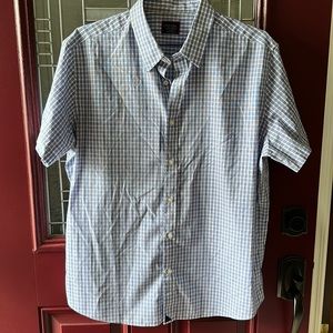 Brand New UNTUCKIT short sleeve shirt!